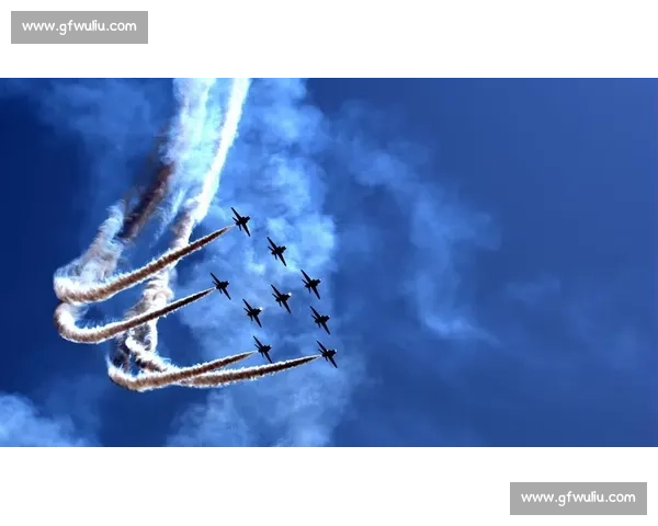 空中飞车双跳伞：当车手与座驾共舞蓝天